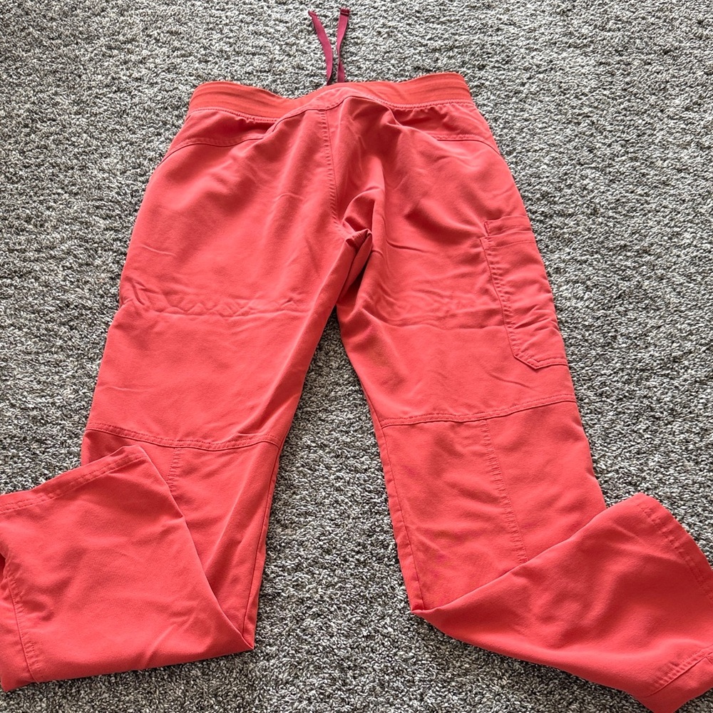 Red/sienna color  Women's fig top and bottoms set. - Picture 5 of 5